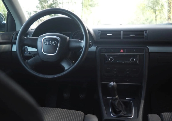 Audi A4 cena 13900 przebieg: 354300, rok produkcji 2005 z Krapkowice małe 667